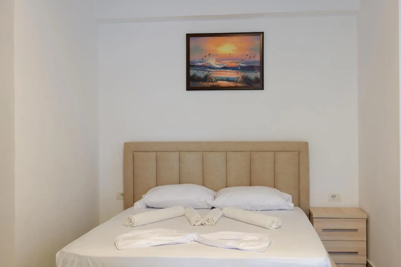 Mema Rooms Himara Szálloda