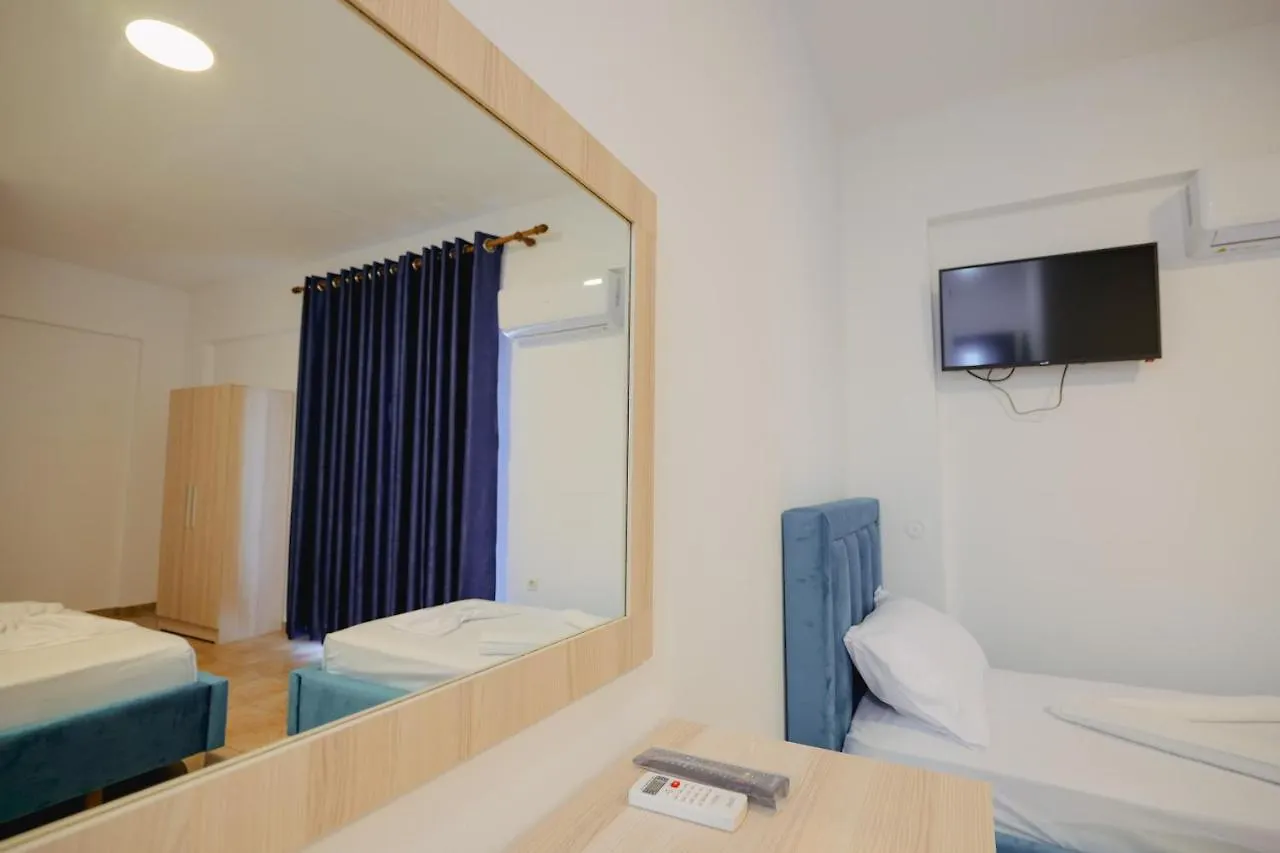 Mema Rooms Himarë 3*,